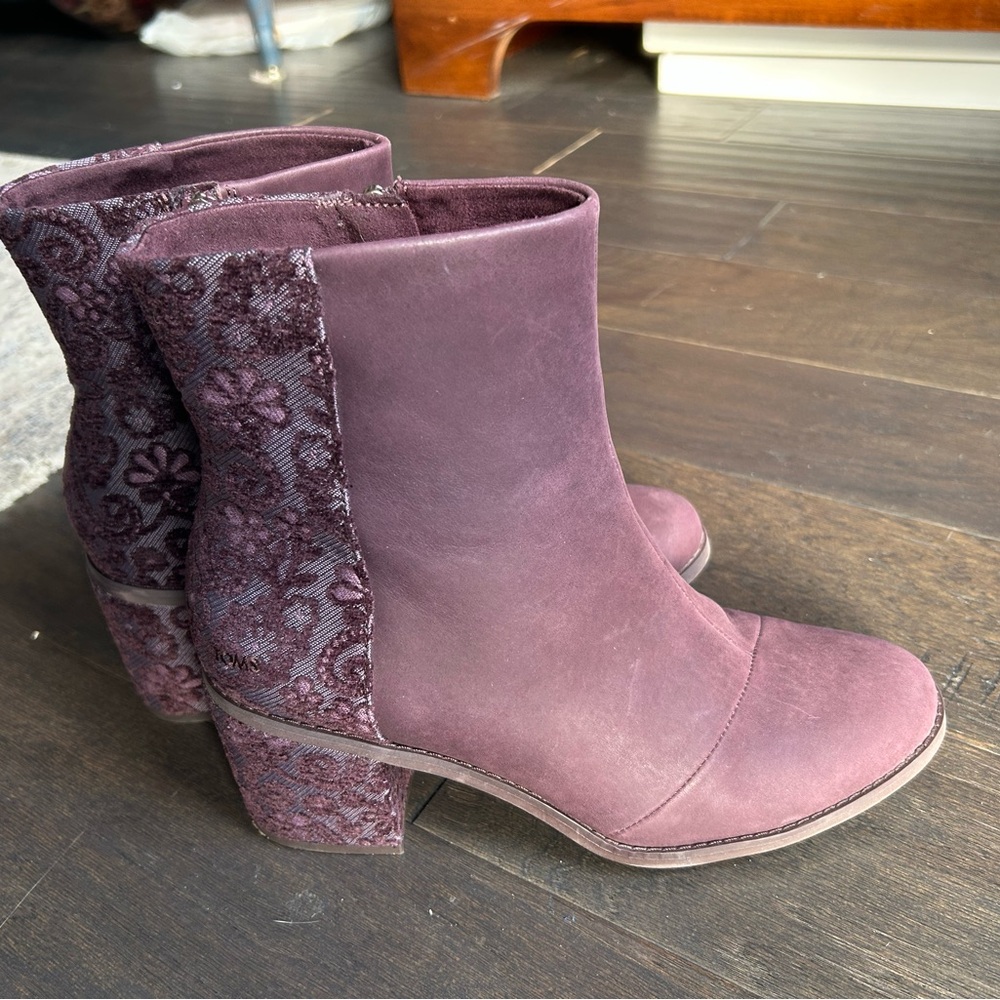 Tom’s Evelyn Elegant Embroidered BlackBerry Ankle Boots
